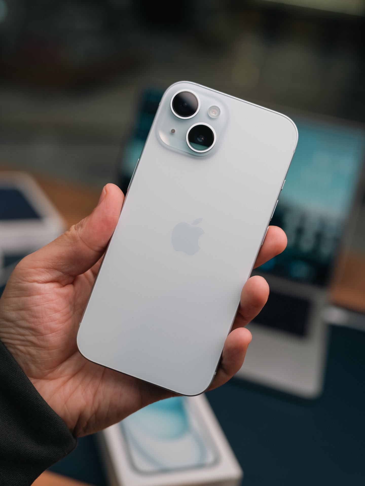 iPhone 15 – 128GB (Used, Excellent Condition, 🔋90%)