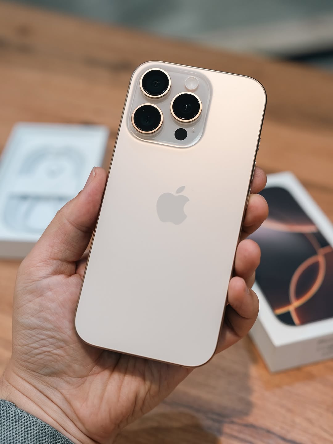 iPhone 16 Pro – 512GB (Open Box, Activated 03/09/25, Complete Set)